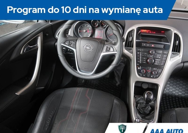 Opel Astra cena 21000 przebieg: 262941, rok produkcji 2011 z Brzozów małe 154